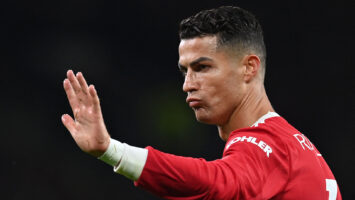 Manchester United begins the procedure to sack Ronaldo