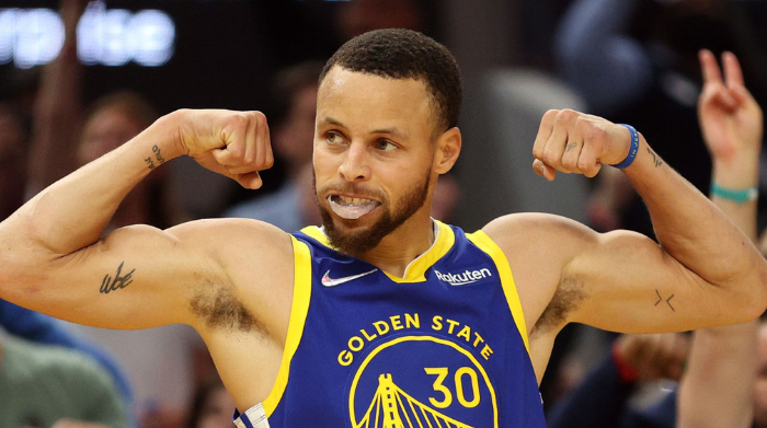 Steph Curry makes history