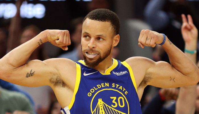 Steph Curry makes history