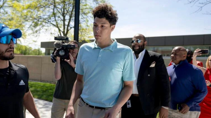 jackson mahomes arrested for sexual battery