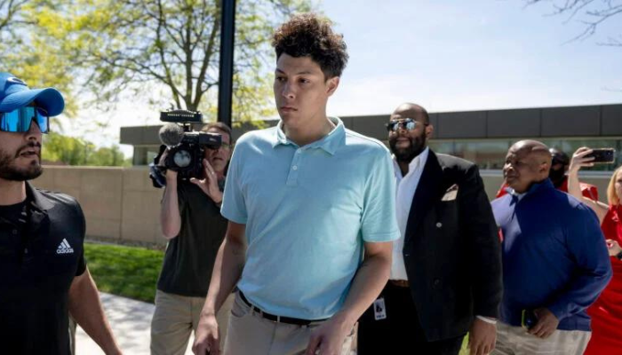 jackson mahomes arrested for sexual battery