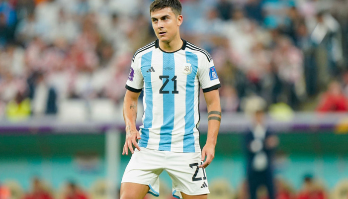 Barcelona, Chelsea watching Dybala situation at Roma