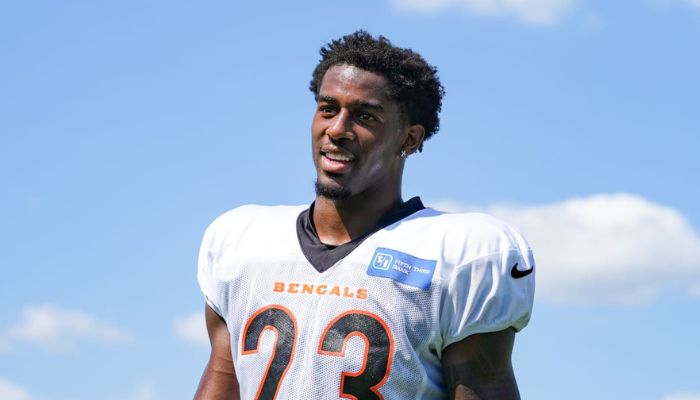 Bengals’ Dax Hill to switch position from safety to cornerback