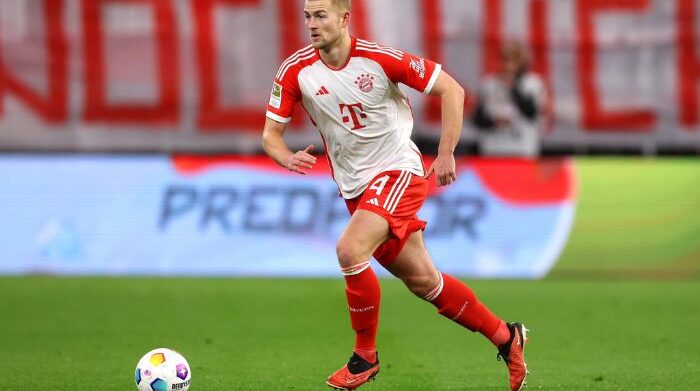 bayern stick to de light price after new manchester offer