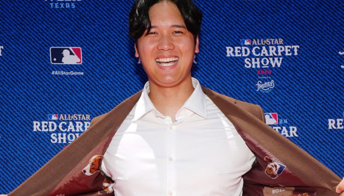 ohtani stuns at all star red carpet with unique suit
