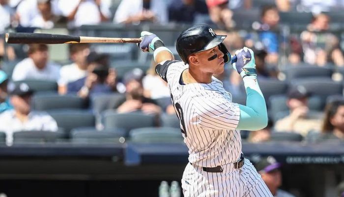 aaron judge stuns temmates with big hr robbery