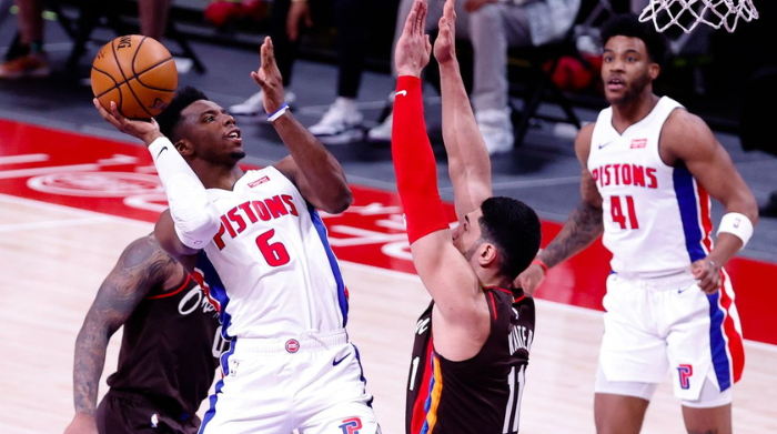 detroit pistons vs portland trail blazers