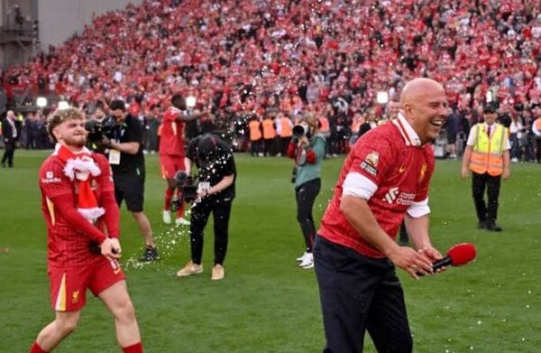 Slot praises atmosphere for Liverpool win