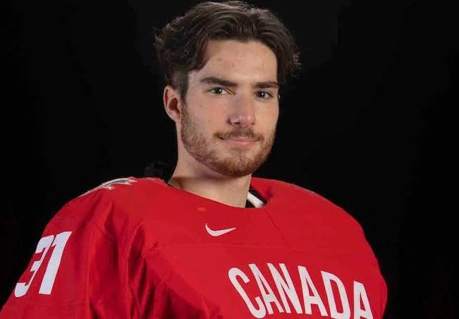 Garand Gets First NHL Win as Rangers Cruise Past Blackhawks 6-1